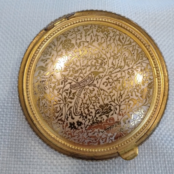 Art Nouveau Design Mesh Powder Compact - Picture 1 of 5